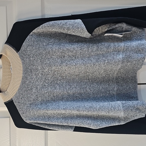 NWT Sweet Romeo Colorblock Crew Neck Pullover Sweater Large - Picture 5 of 15